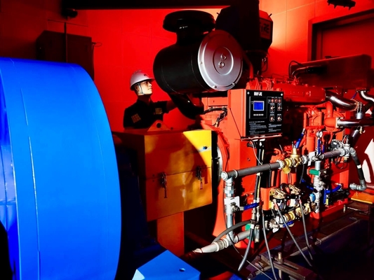 Δυνατός ανθεκτικός κινητήρας ντίζελ Πυροσβεστική αντλία οδηγός και δεξαμενή καυσίμου χωρητικότητα 50-550 γαλόνια 1250GPM